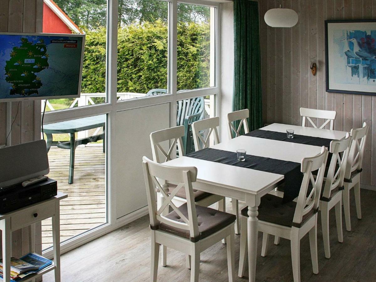 8 Person Holiday Home In Gelting Room photo